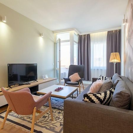 סופיה Vitosha Blvd Luxury 2-Bedroom, 2-Bathroom With Balcony מראה חיצוני תמונה