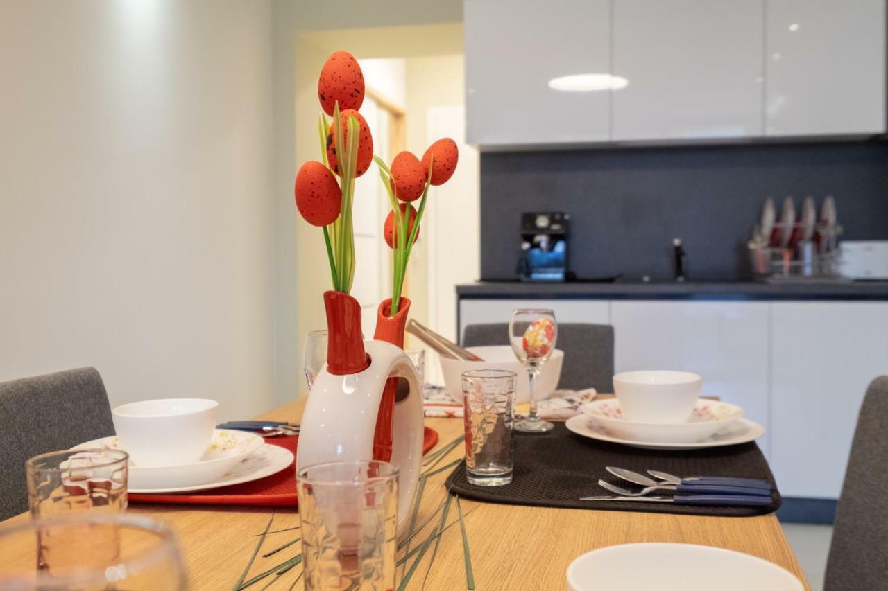 סופיה Vitosha Blvd Luxury 2-Bedroom, 2-Bathroom With Balcony מראה חיצוני תמונה